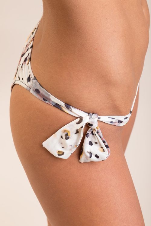 Biquíni Calcinha Tanga de Lacinho Estampa Safari
