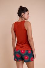 regata-ana-terracota-e-short-pontilhismo-costas
