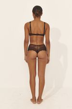 calcinha-boxer-renda-delicada-costas