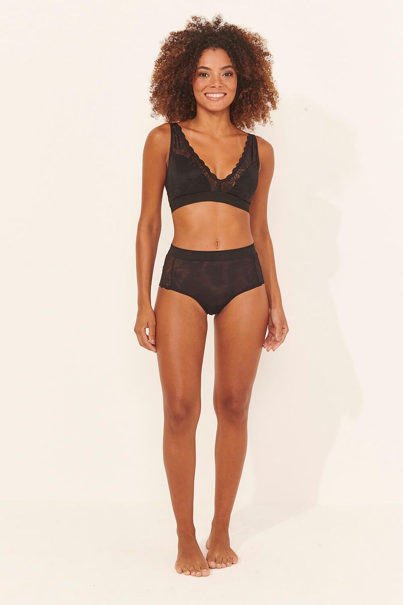 triangulo-longo-elastico-tule-rendado-preto-e-calcinha-boxer-elastico-cos-tule-rendado-preto