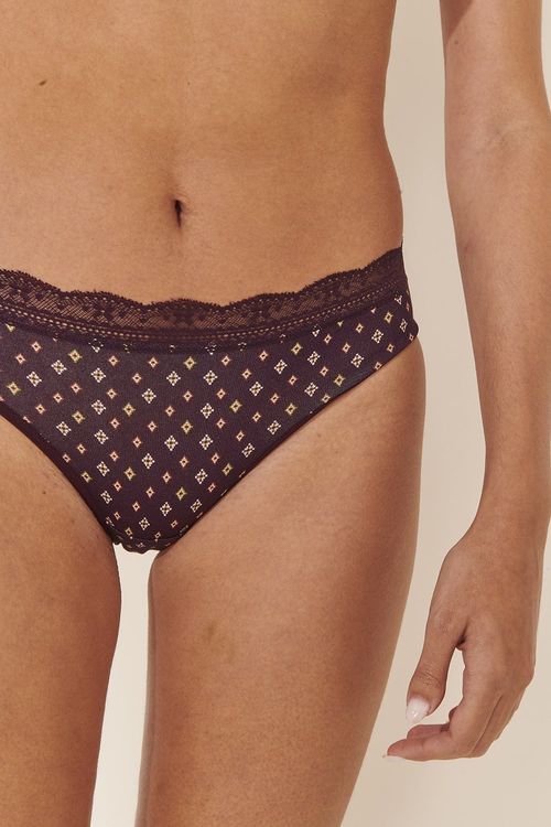 CALCINHA MÉDIA MALHA RENDA CÓS ESTAMPA TECELAGEM