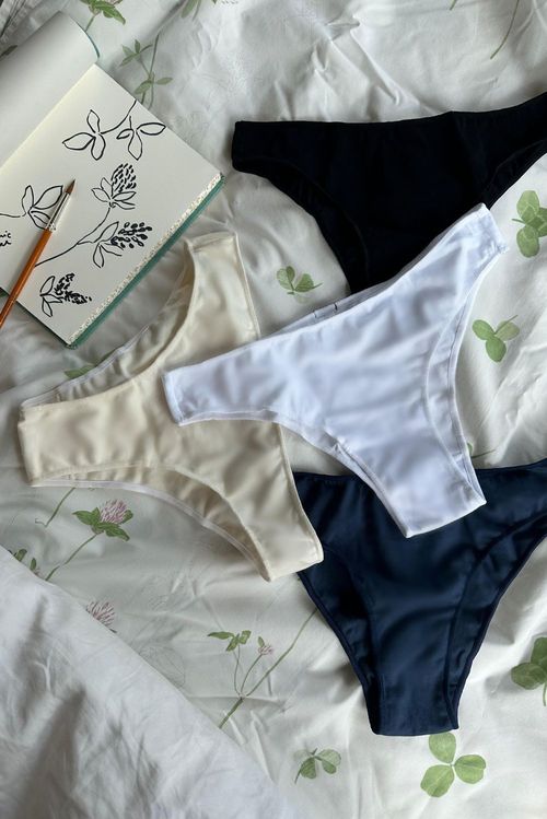 Kit 4 Calcinhas Média Algodão Barbante, Branco, Preto e Marinho